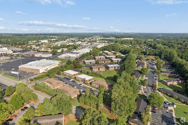 Aerial - Hartwell Cove Apartments