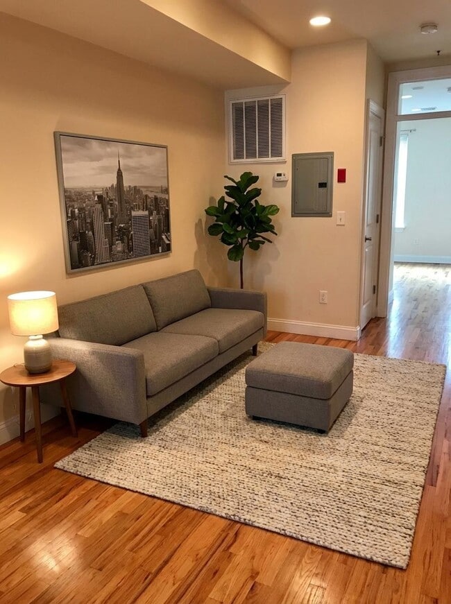 Photo - 120 Willow Ave Unit 6 (3R)