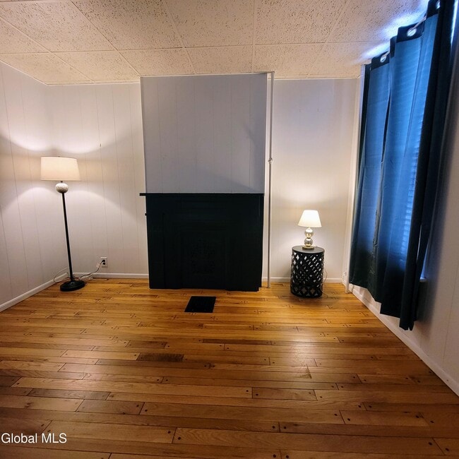Photo - 192 Hill St Unit 1