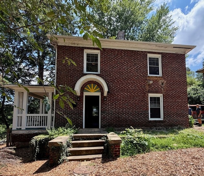 Photo - 72 Buchanan Ave