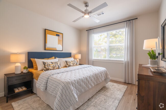 2 habitaciones, 2 baños, 1,053 pies cuadrados - Broadstone Baybrook