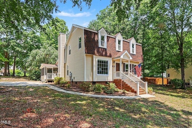 Photo - 302 Hutchins Dr