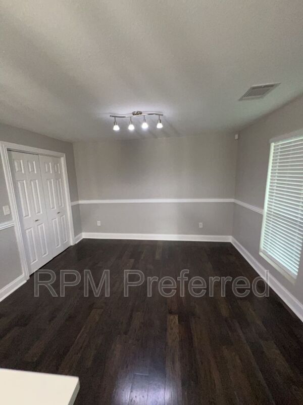 Photo - 401 Walton St