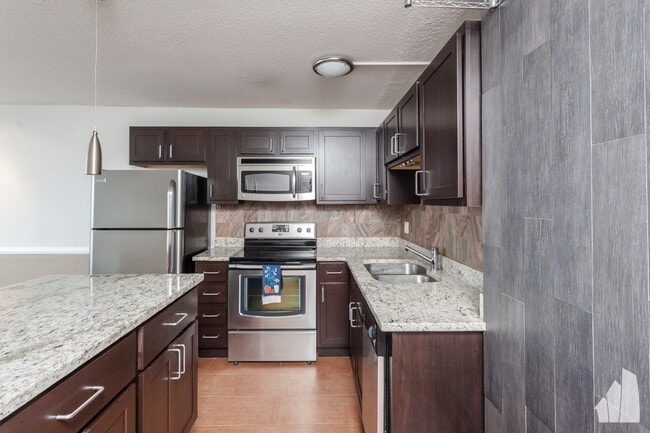 Photo - 2728 N Hampden Ct Unit 1604