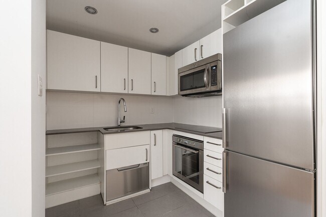 Photo - 54 Maitland St Unit 406