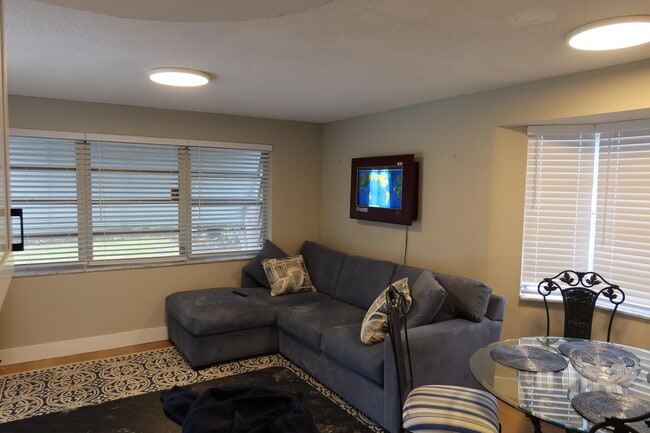 Photo - 1001 SW 12th Terrace