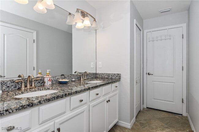 Building Photo - 9327 Glenforest Dr