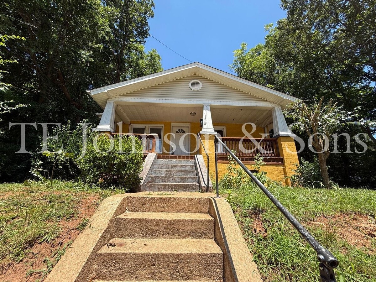 2 Bedroom Home in Washington Park - 2 Bedroom Home in Washington Park