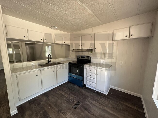 Photo - Cozy 2 Bedroom 1 Bathroom Home