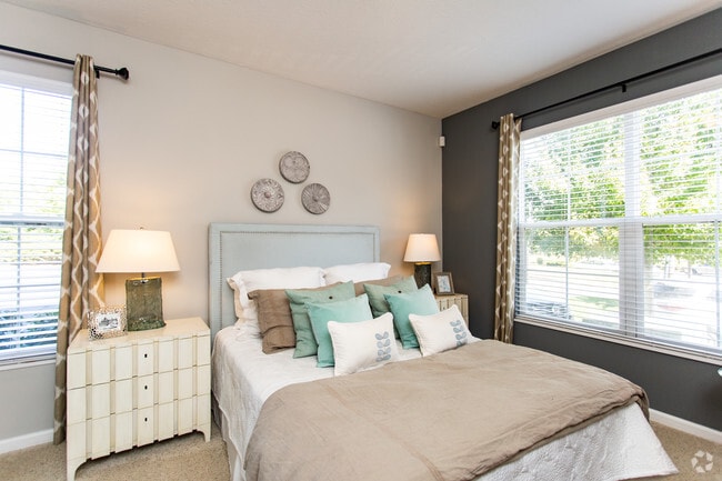 2BR, 2BA - 1,053 SF - Suite B - Madison Park