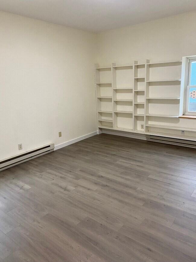 Photo - 184 W Wisconsin Ave Unit 4