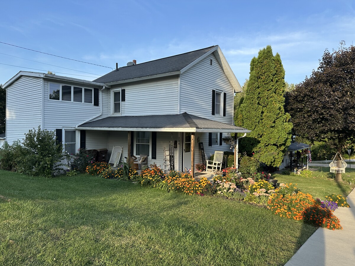 Photo - 206 E Washington St