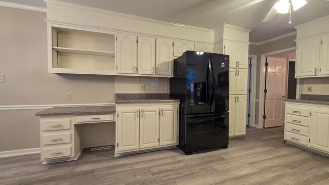 Photo - 600 Barkworth Rd