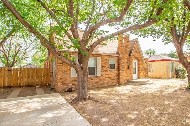 Building Photo - 1913 25th St Rental