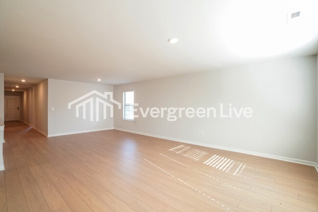 Photo - 22677 Dashwood Ln