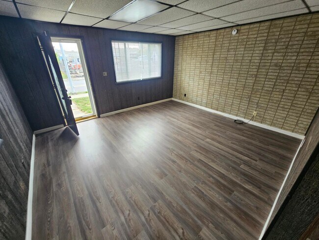 Photo - 766 W Wayne St