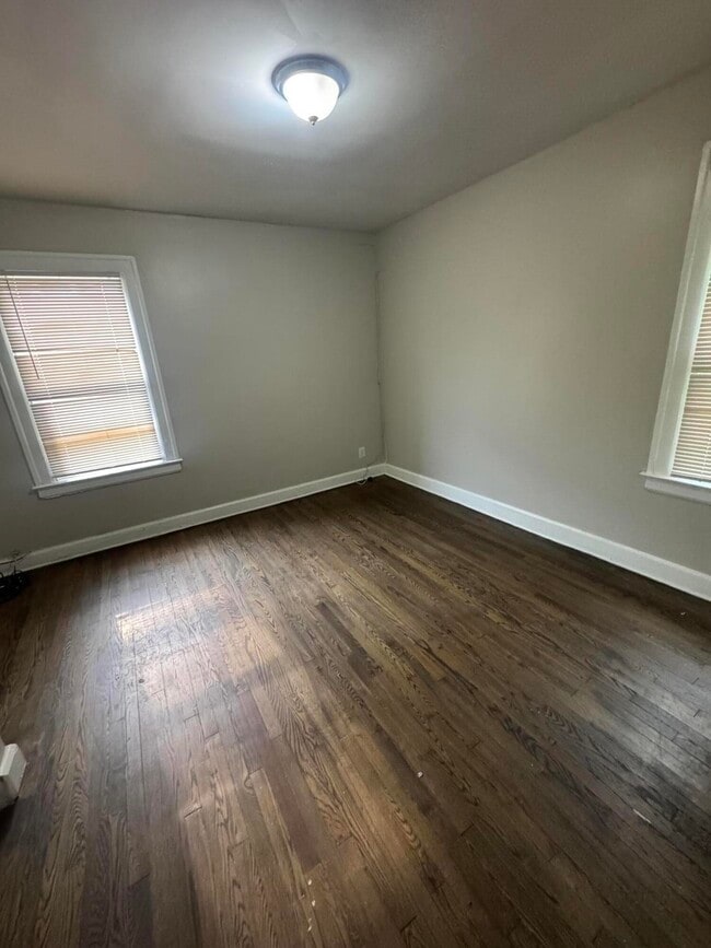 Photo - 15940 Hackett St