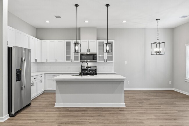 Photo - 412 Stonework Garden Ln