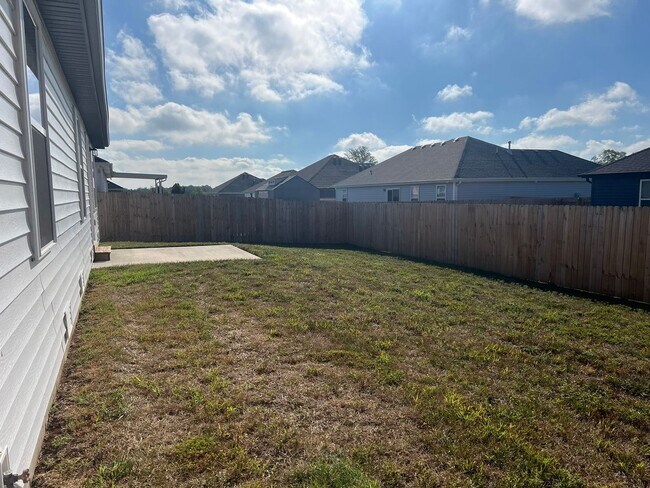 2436 E Spaniel St