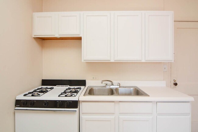1034 W George St Unit 203