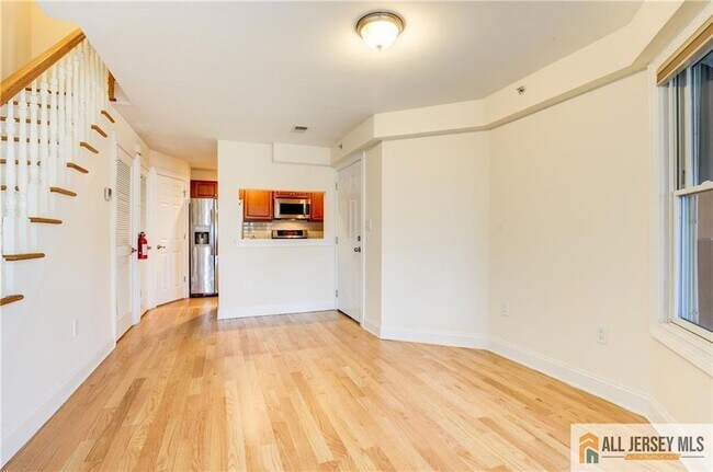 Photo - 112 N Broadway