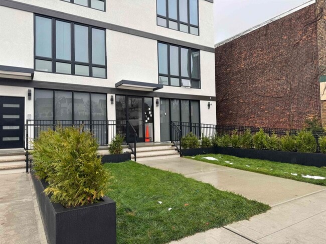 Photo - 330 Washington Ave Unit 2R