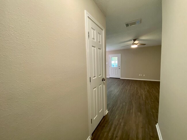 Photo - Charming Single-Story 3 Bed 2 Bath in South Austin!