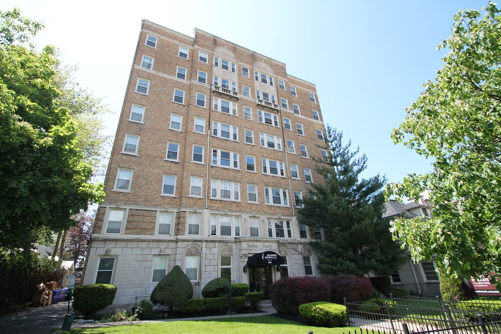 Gates Circle