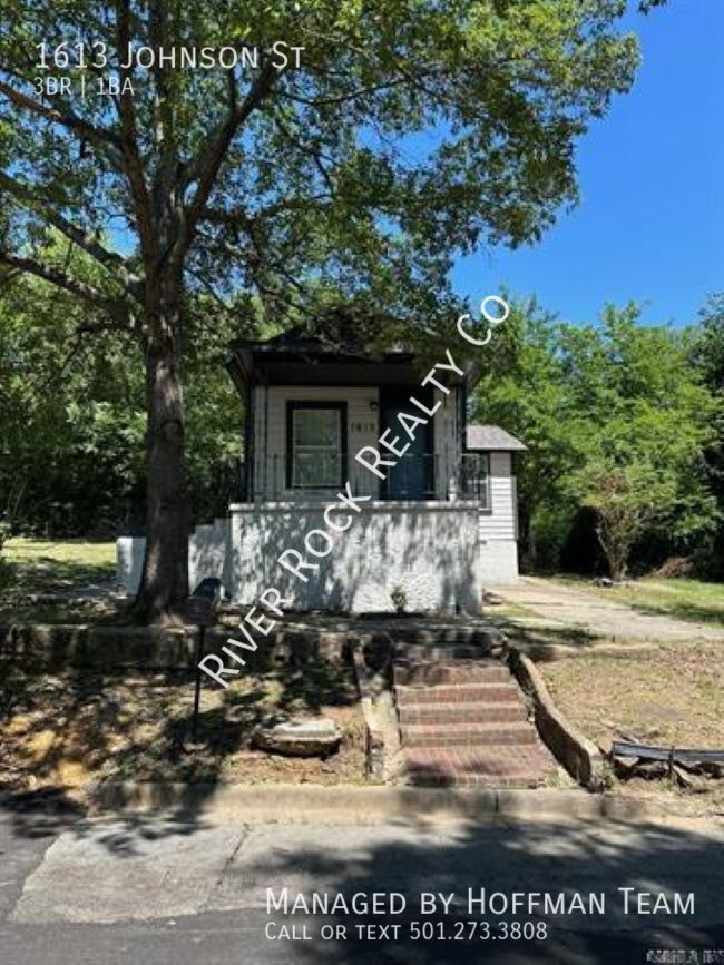 Photo - 1613 Johnson St House