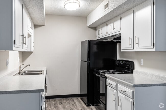 Stonleigh Court Apartment Homes