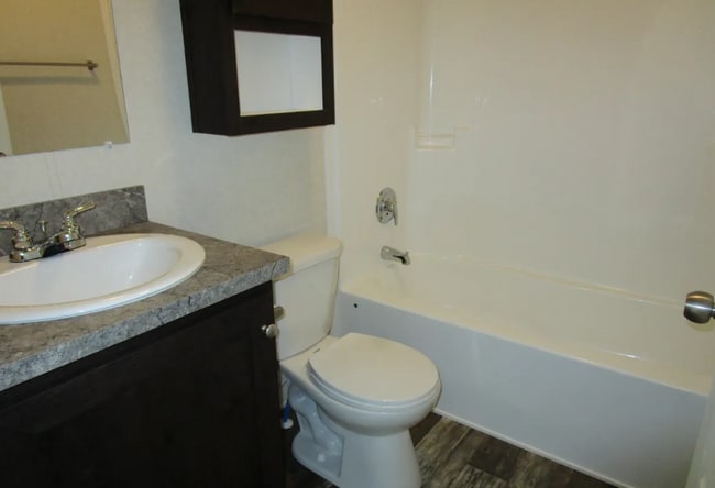 Photo - 415 Deerfield Ln