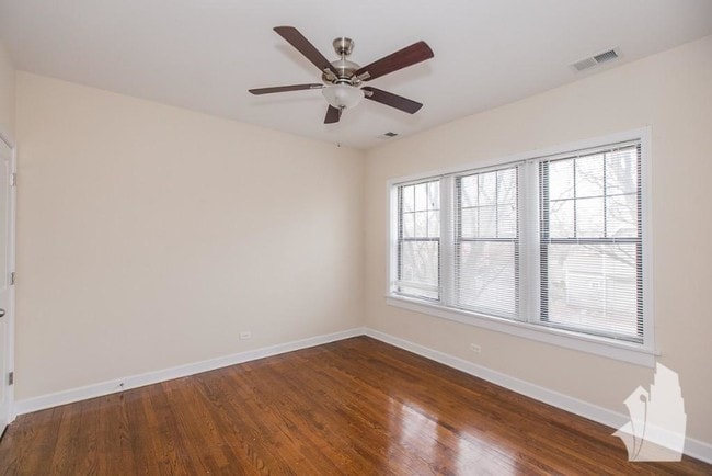 Building Photo - 1819 W Leland Ave Unit 3