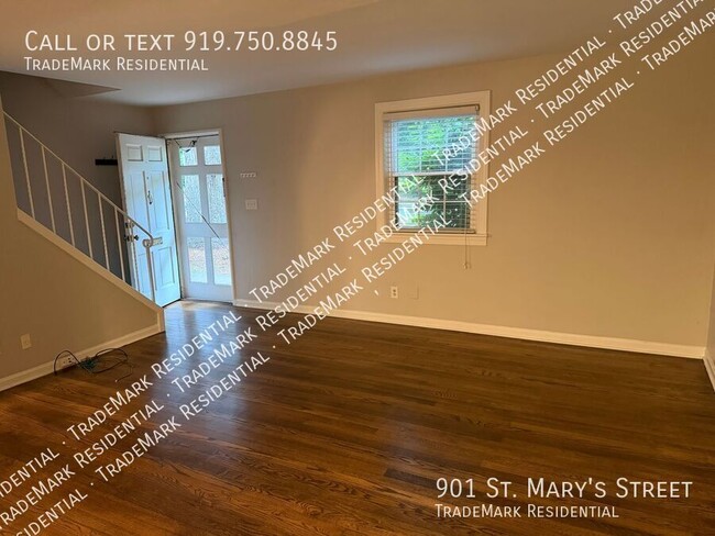 Photo - 901 St Marys St