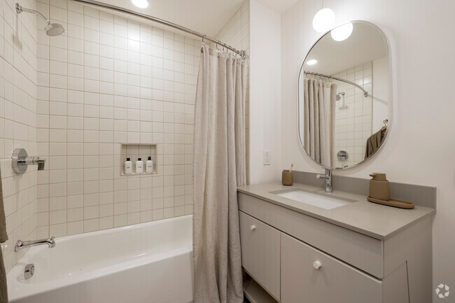 2BR, 2BA - 1,344SF - Primary Bathroom