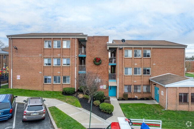 Photo - Duke Manor Apartments