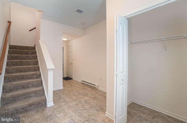 Building Photo - 6383 Creekbend Dr