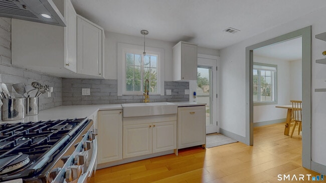 Photo - 444 Highland St