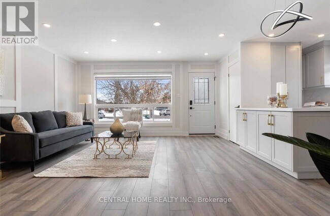 Photo - 139 Maurice Ct