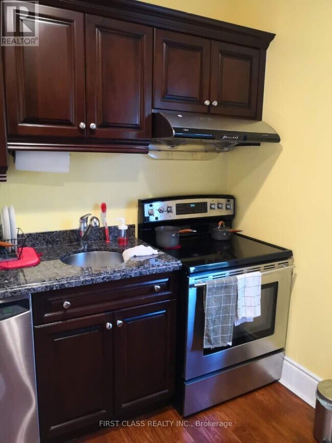 Photo - 58 Paisley Blvd E