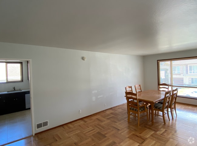 Building Photo - 68 Woodland Ave Rental