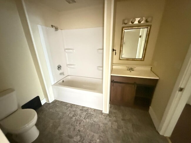 Photo - 1835 Dunlap Ave