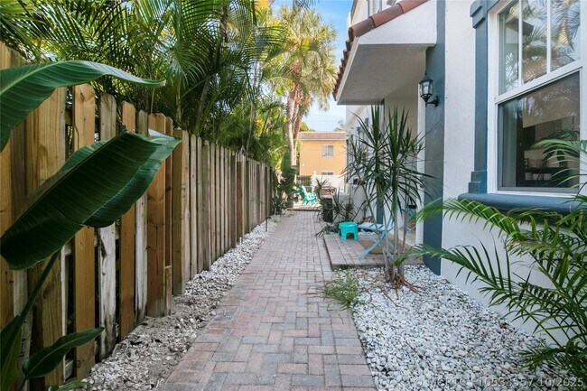 Photo - 732 NE 15th Ave