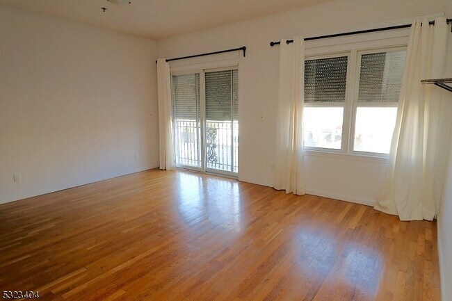 Photo - 47-49 Union Street Unit 1F Unit 1F