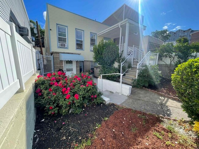 Photo - 1307 44th St Unit 1