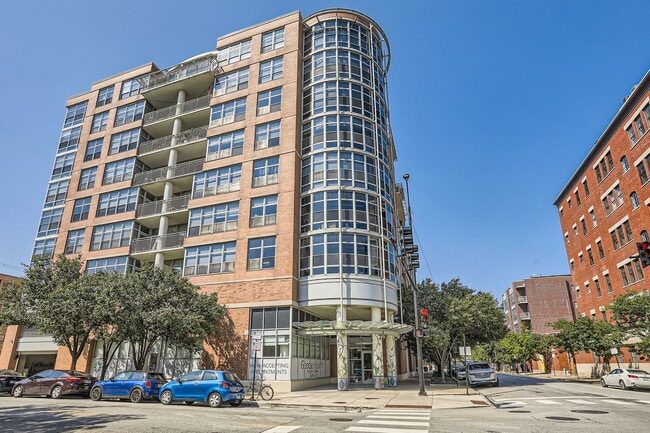 Building Photo - 1200 W Monroe St Unit 812