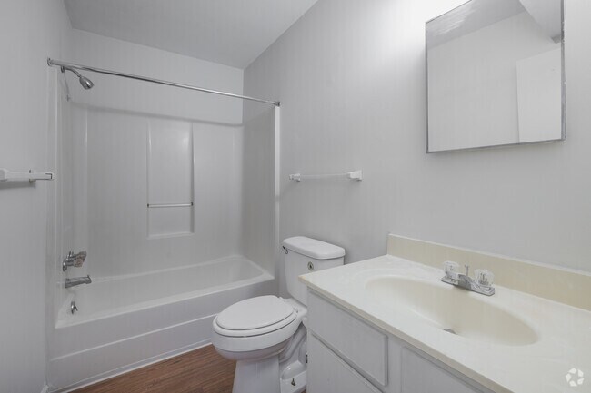 3BR, 2BA - 1,200SF - Second Bathroom