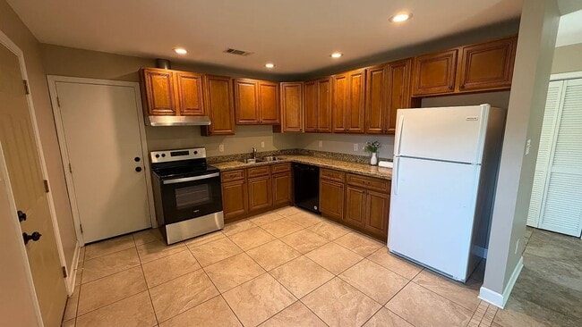 Photo - 6215 Loveland St