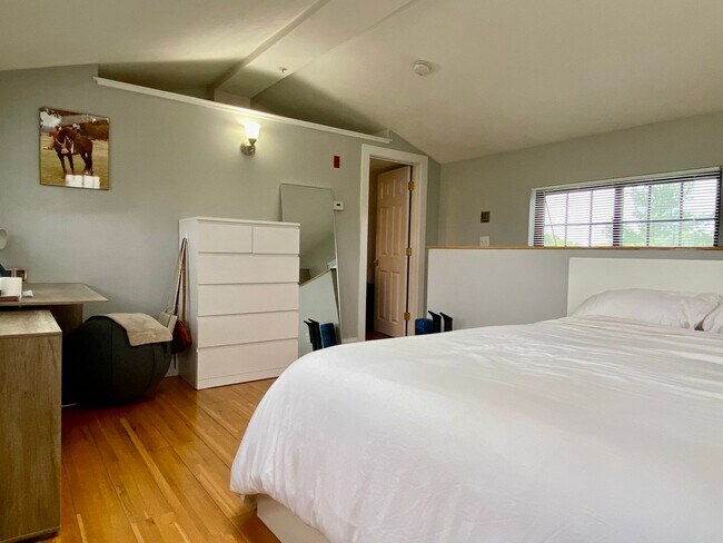 Photo - HOT CAMBRIDGE LISTING!!!!!