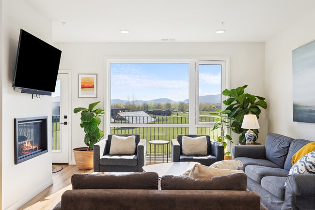 Photo - 580 Enterprise Blvd