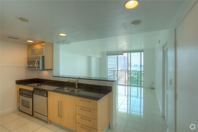 Building Photo - 325 S Biscayne Blvd Rental